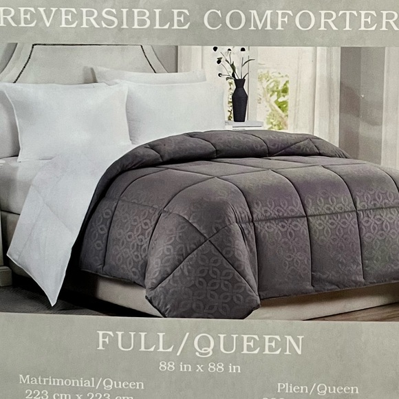 Bella Russo Reversable Comforter Gray NWT - Picture 3 of 3